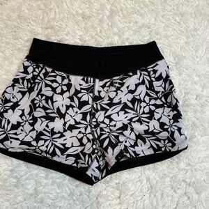 Lands End Black White Floral Swim Shorts Size‎ 4 Athletic Nylon Spandex